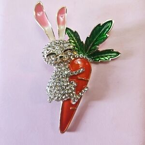Sparkling Bunny and Carrot Brooch